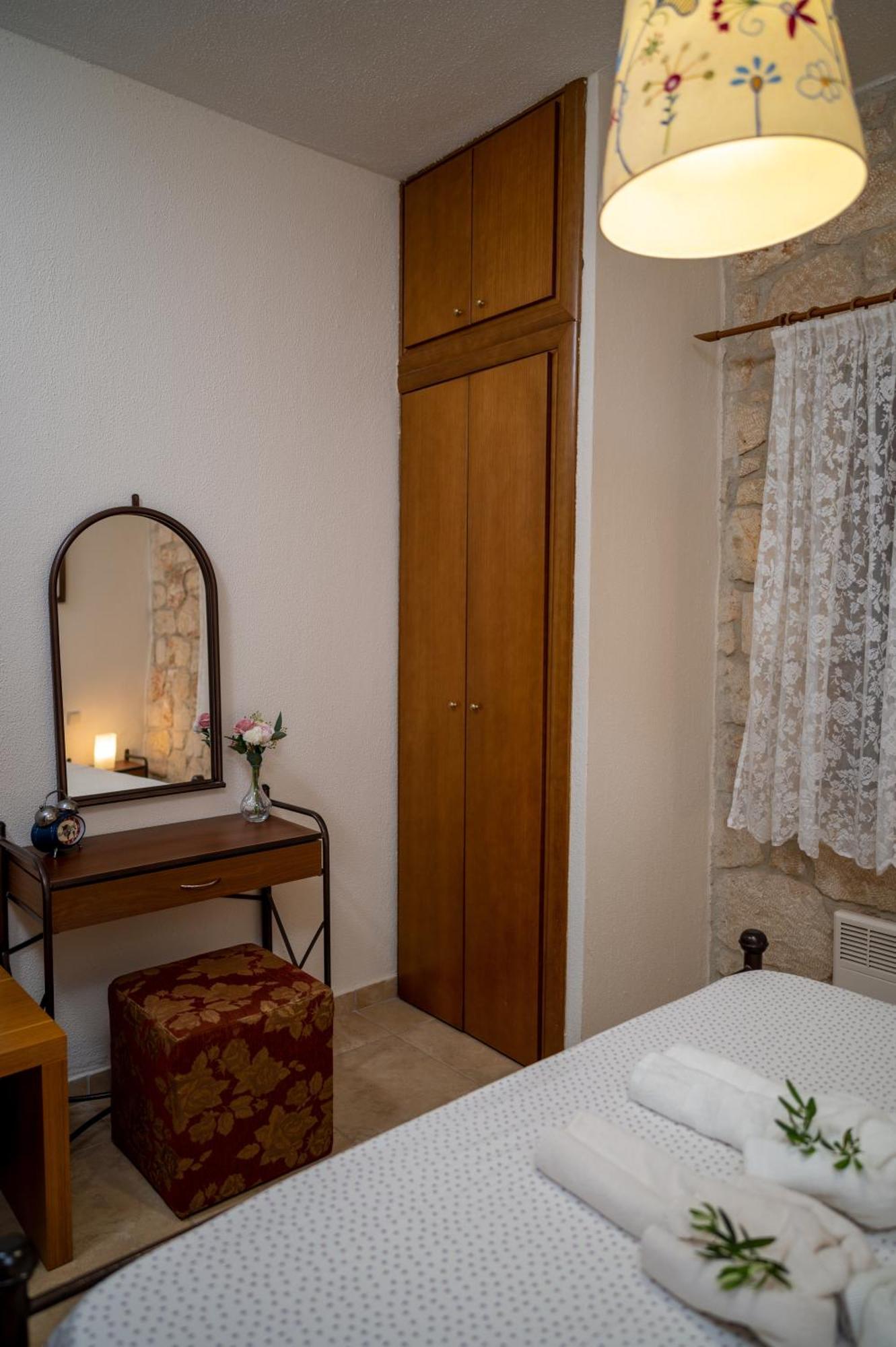 Jordan'S Stone House Villa Siviri Exterior photo